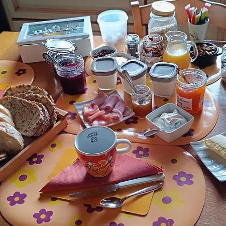 D'hôtes Chez Nous Alojamento de Acomodação e Pequeno-almoço Nantheuil
