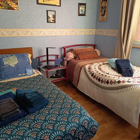 D'hotes Chez Nous Frühstückspension Nantheuil