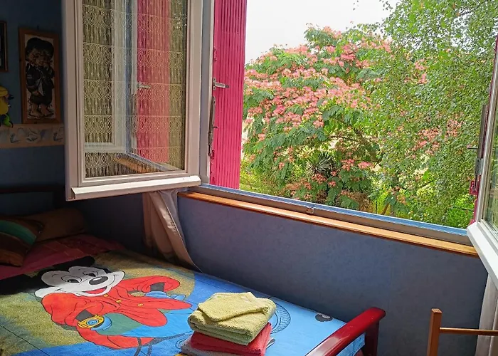 D'hotes Chez Nous Bed & Breakfast Nantheuil