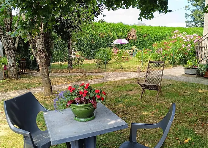 D'hotes Chez Nous * Nantheuil